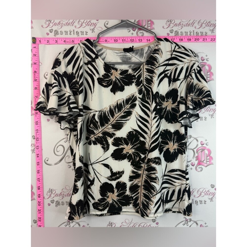 W5 T-shirt flowers brown Black & Ivory Floral Flutter-Sleeve Tee